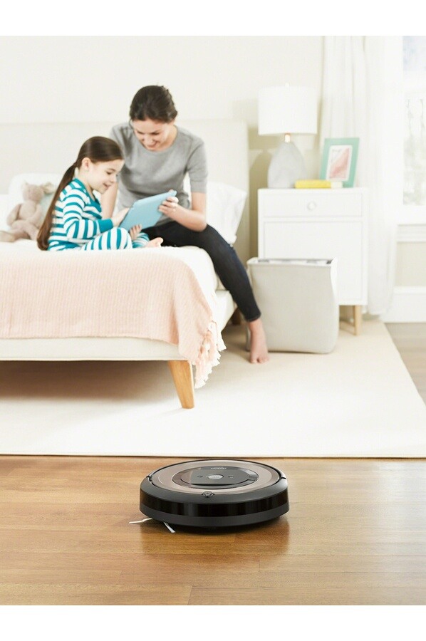 iRobot Roomba E6198 robot vacuum cleaner