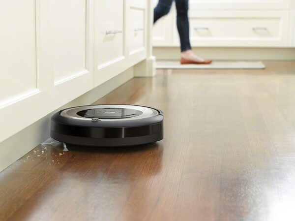 iRobot Roomba E6198 robot vacuum cleaner