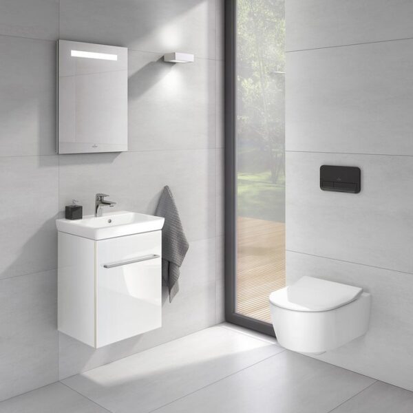 Villeroy & Boch – Avento wall-mounted, with DirectFlush, White Alpin complete with seat & cover