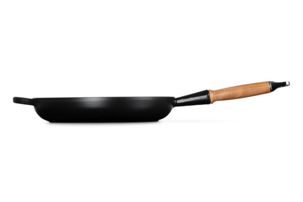 Le Creuset – Satin Black Cast Iron Pan Wooden Handle 28cm
