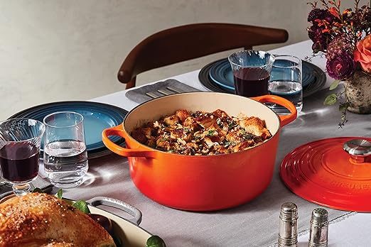 Le Creuset-Volcanic Cast Iron Round Casserole 28cm/6.7L