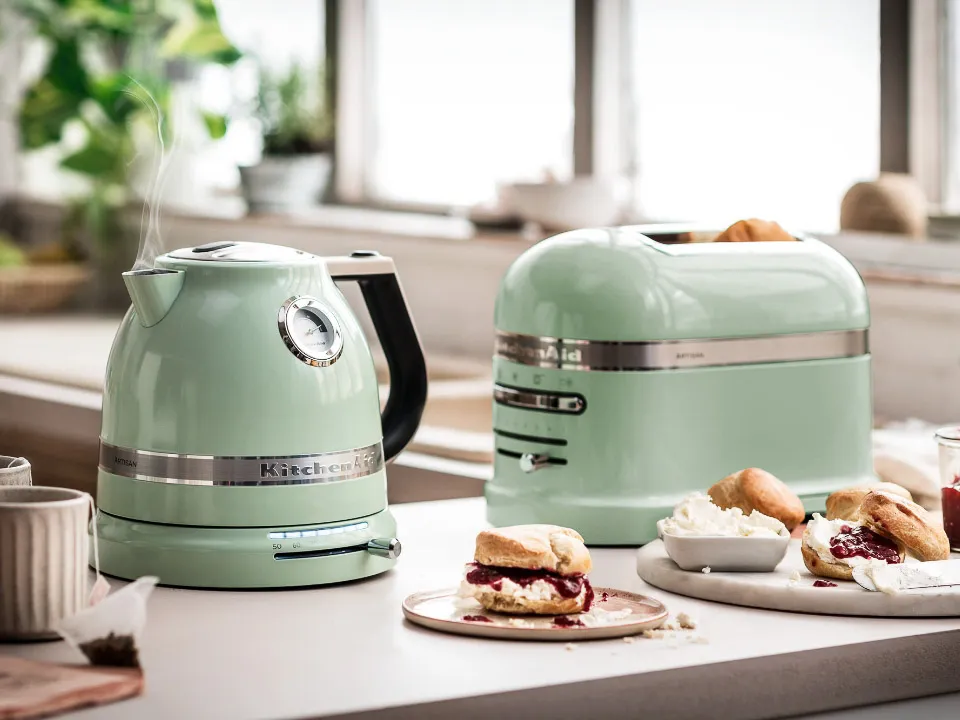 Breakfast-kettle-1-5L-artisan-pistacchio-set-morning-scones
