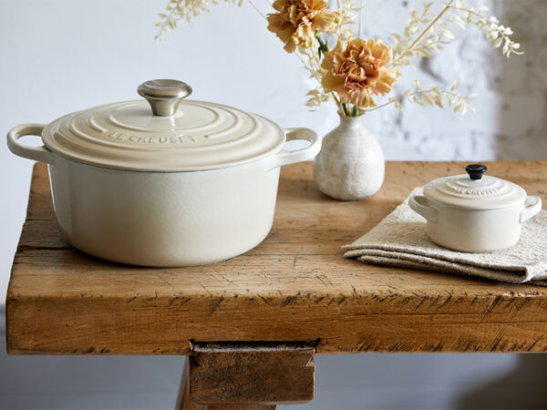 Le Creuset-Meringue Cast Iron Round Casserole 28cm/6.7L