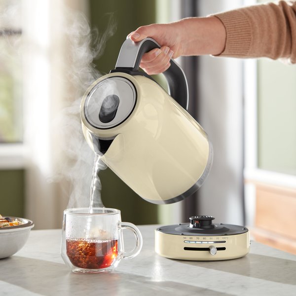 KitchenAid Variable Temperature Kettle 1.7L – Almond Cream