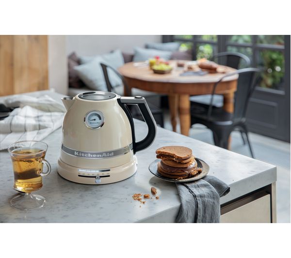 KitchenAid Variable Temperature Kettle 1.5L – Artisan – Almond Cream