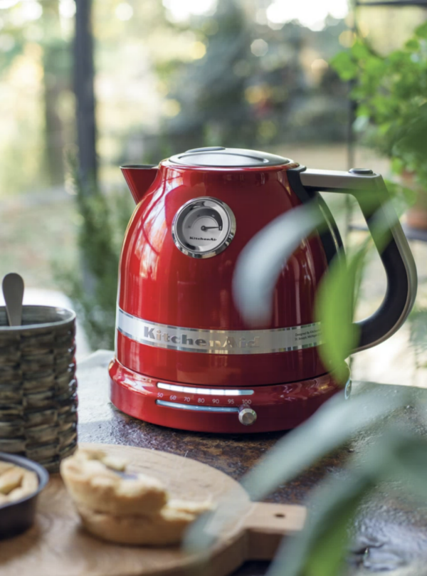 KitchenAid Variable Temperature Kettle 1.5L – Artisan – Candy Apple