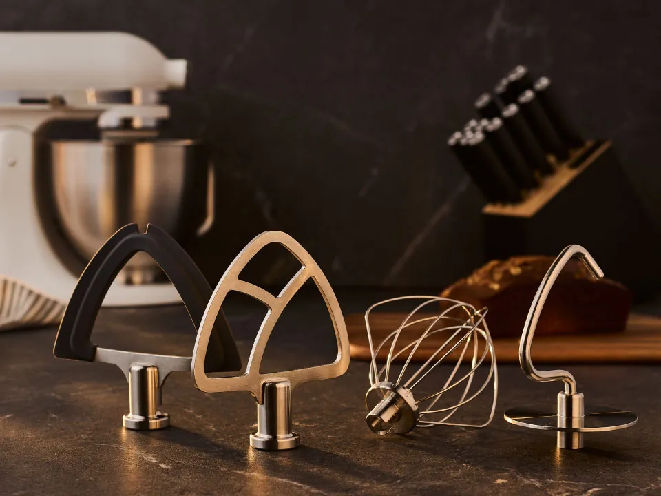 photo-left-right-mixer-artisan-plus-accessories-on-countertop