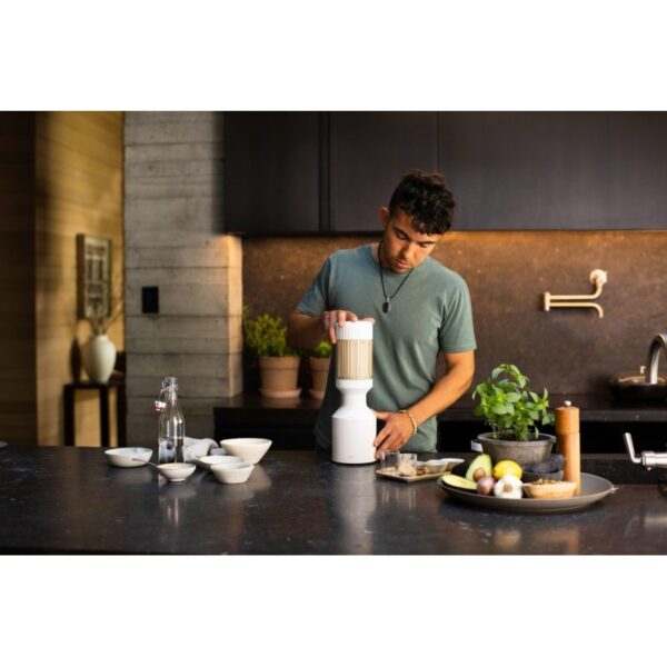 Beast® Mighty Blender 850 Plus – Cloud White — image 2 of 9